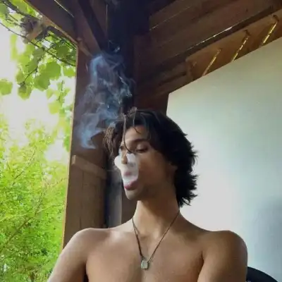 雍恨云